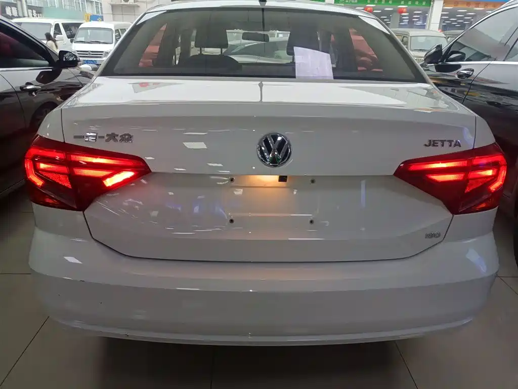 Jetta 1.5 L Manual Fashion