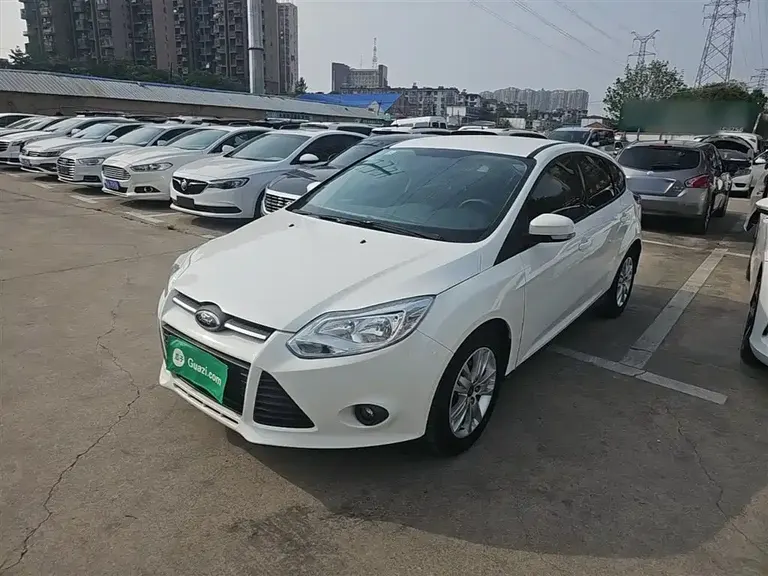 Ford Focus Hatchback 1.6 L Auto Comfort