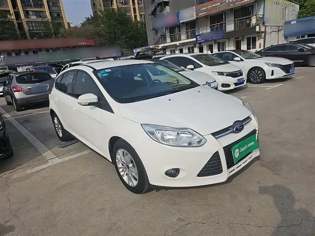 Focus Hatchback 1.6 L Auto Comfort