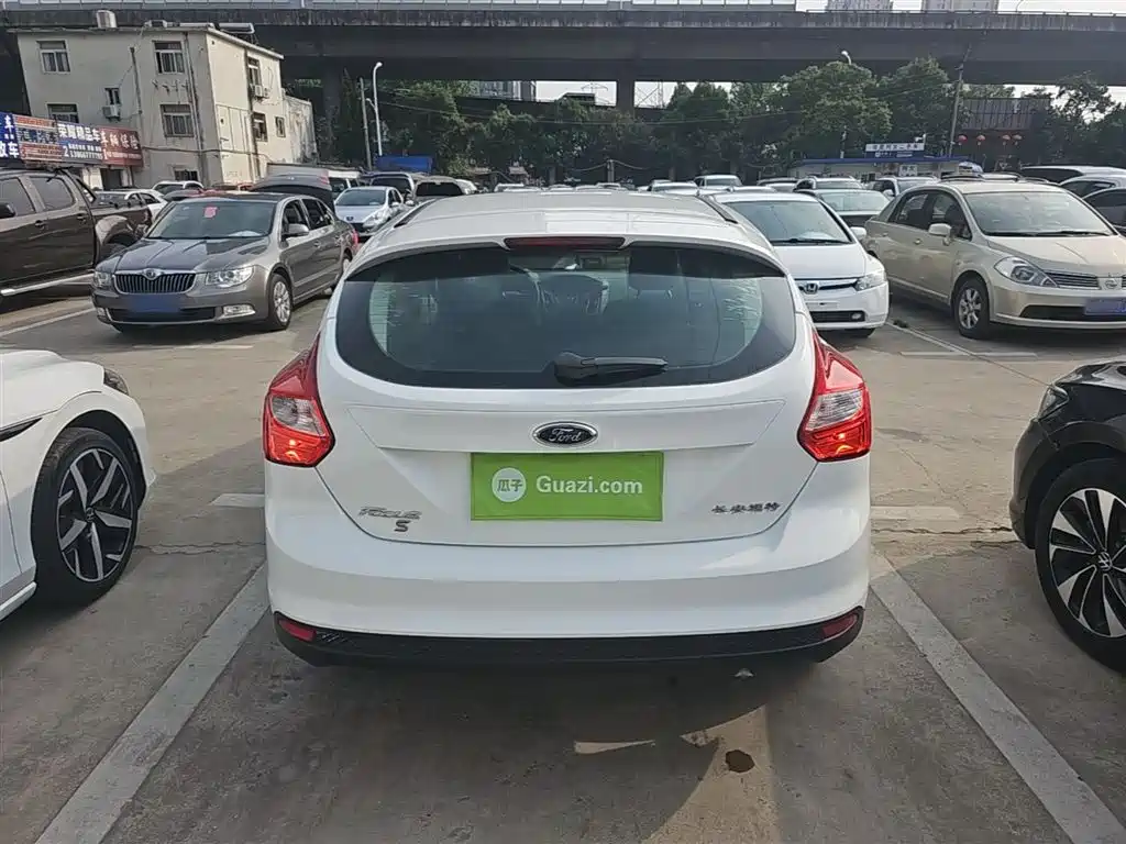 Focus Hatchback 1.6 L Auto Comfort