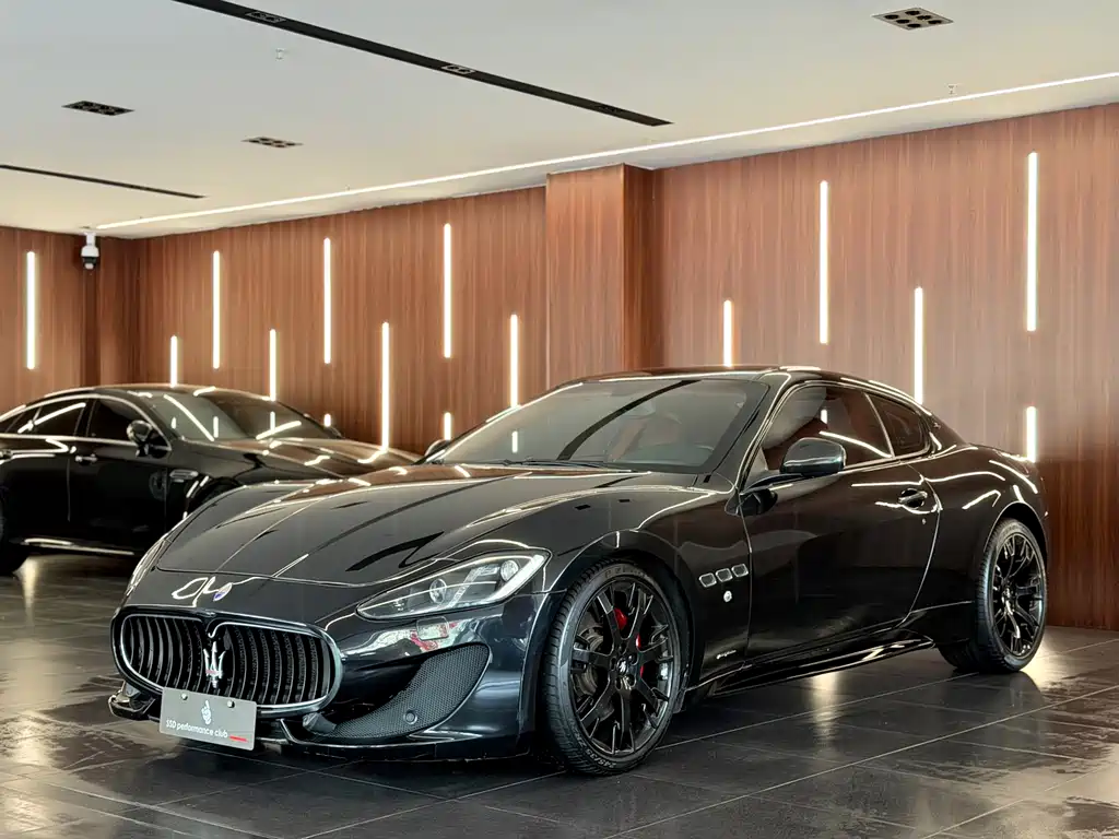 GranTurismo 4.7 L Sport F1