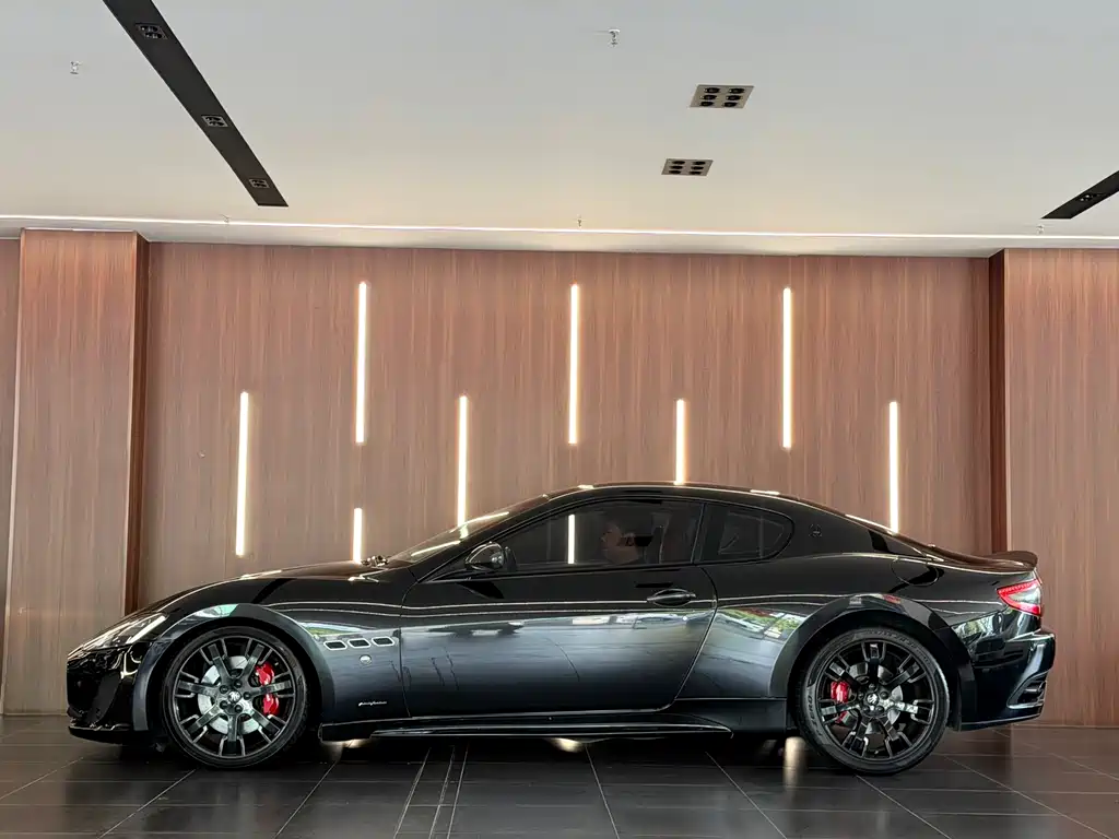 GranTurismo 4.7 L Sport F1