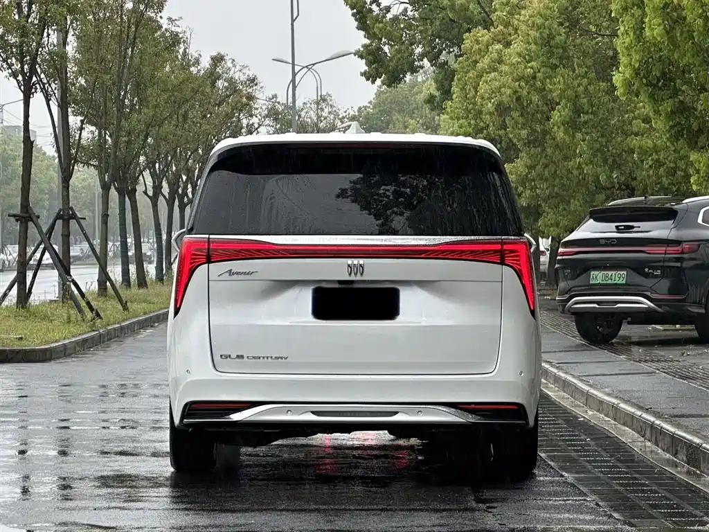 Century 2.0 T 6-seat Heritage