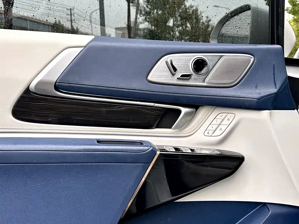 Century 2.0 T 6-seat Heritage