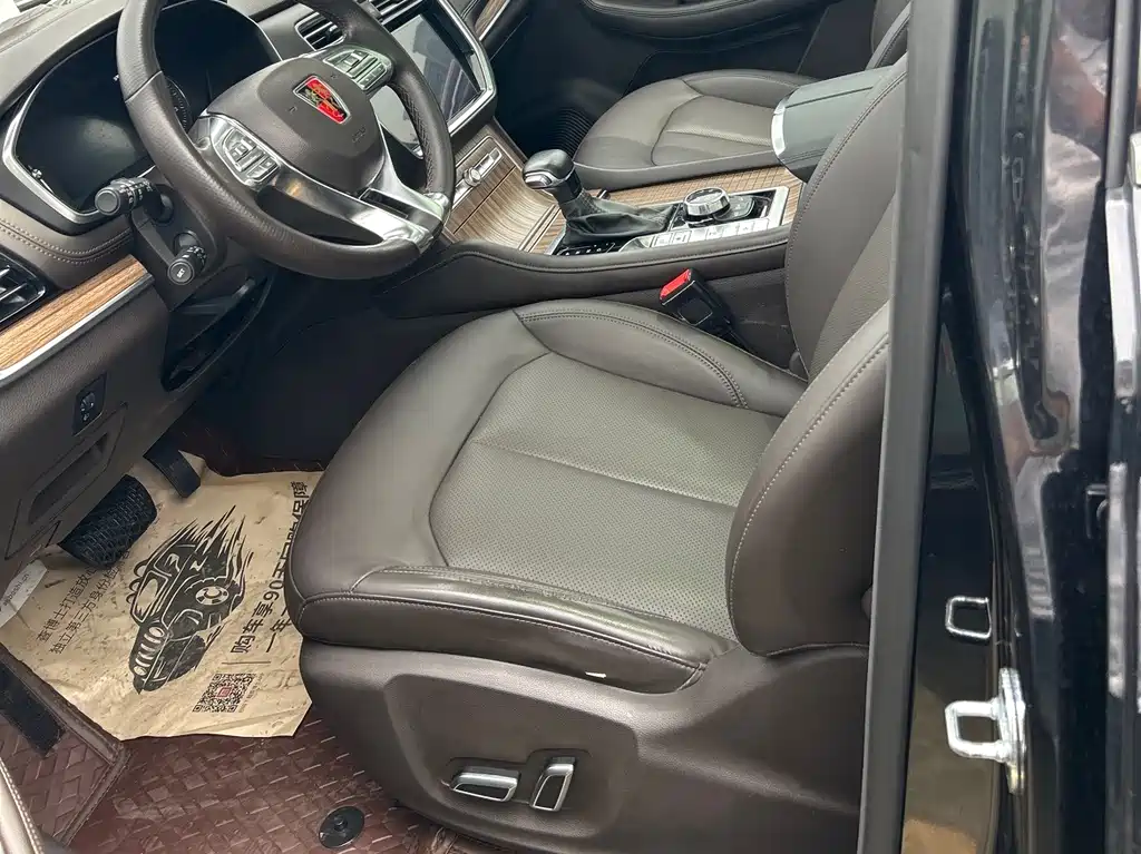 Roewe RX8 荣威RX8 2018款 30 T 智联网四驱旗舰版