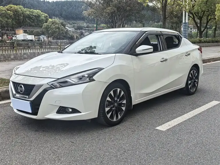Nissan Lannia 1.6 L CVT Smart Cool