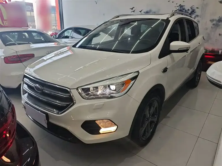 Ford Kuga EcoBoost 180 2 WD Grand Wing CN-VI