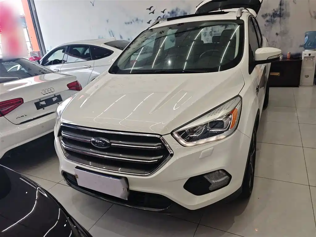 Kuga EcoBoost 180 2 WD Grand Wing CN-VI