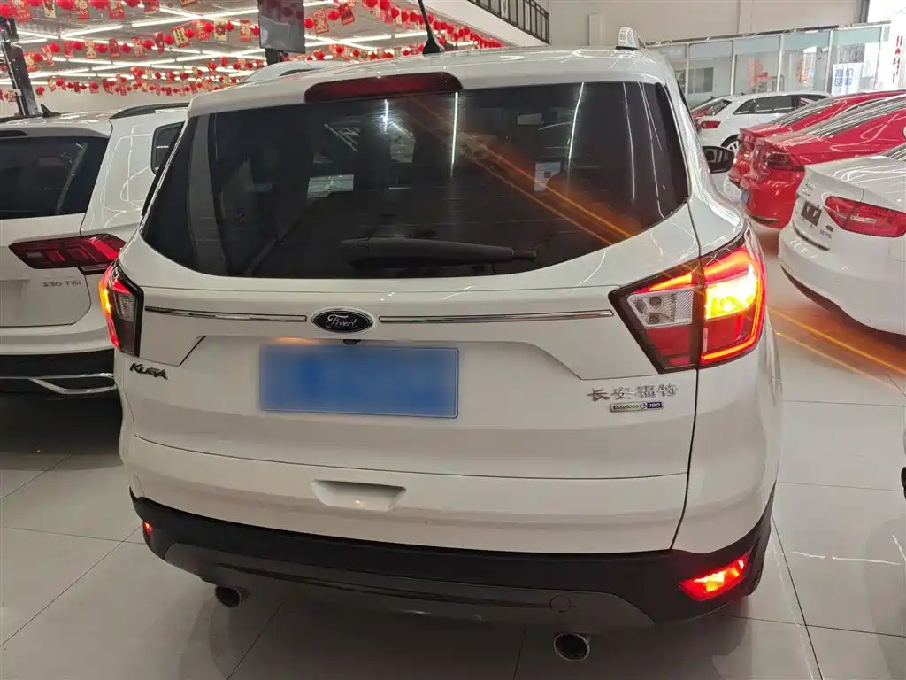 Kuga EcoBoost 180 2 WD Grand Wing CN-VI