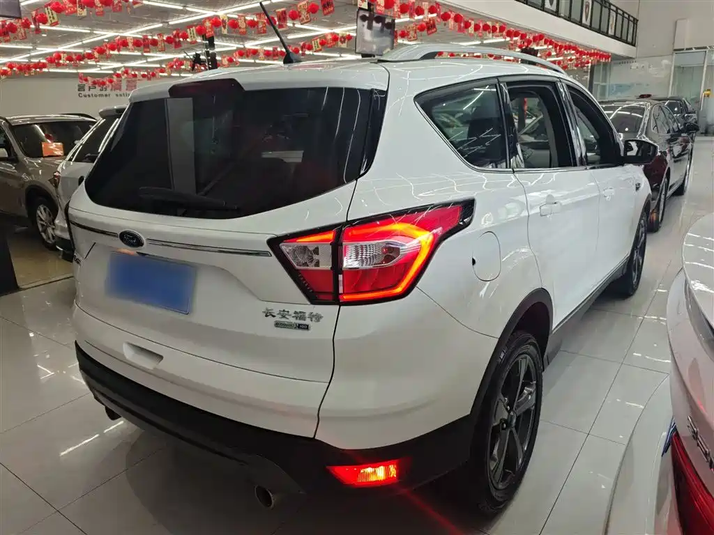 Kuga EcoBoost 180 2 WD Grand Wing CN-VI