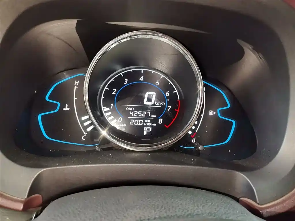 Venucia M50 V 1.6 L XL CVT Luxury