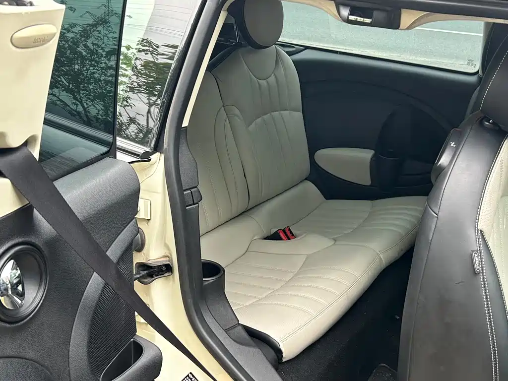 MINI CLUBMAN 1.6 L ONE