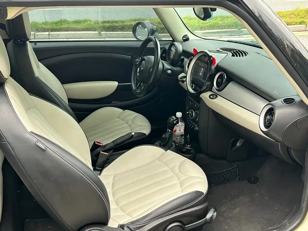 MINI CLUBMAN 1.6 L ONE