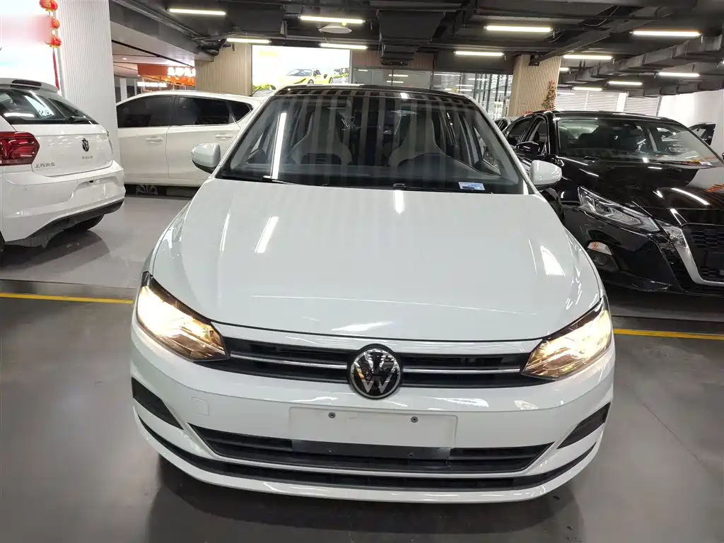 Polo Plus 1.5 L Auto Colorful Tech