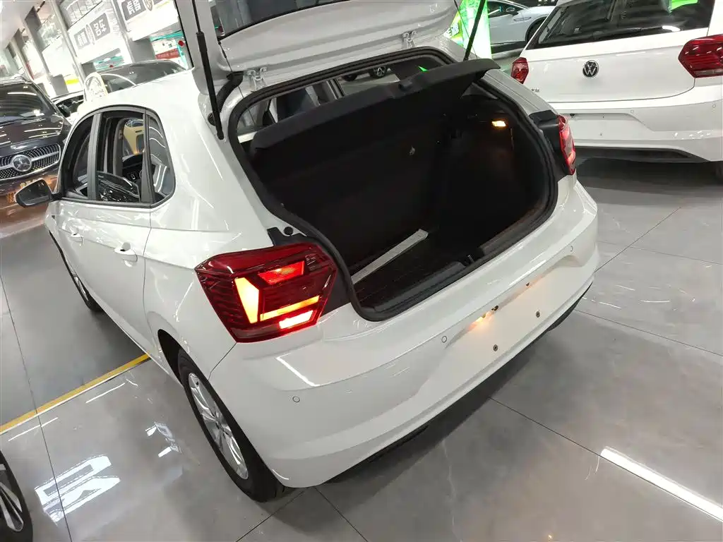 Polo Plus 1.5 L Auto Colorful Tech