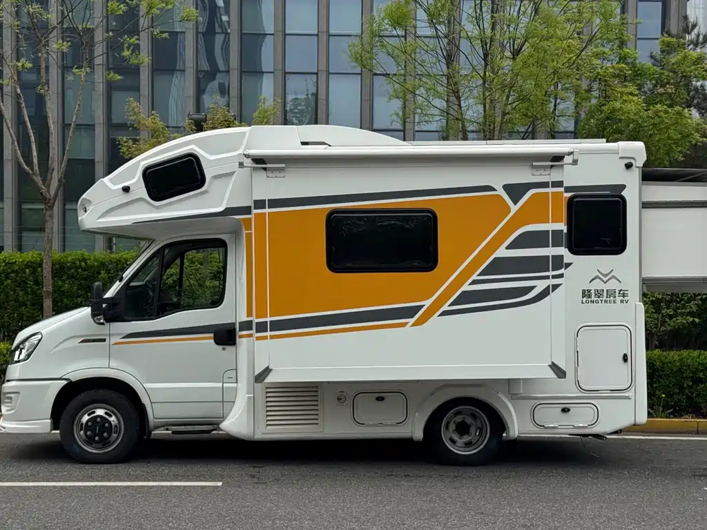 IVECO Daily 依维柯欧胜隆翠6号双拓展房车 2025款 3.0 L 自动