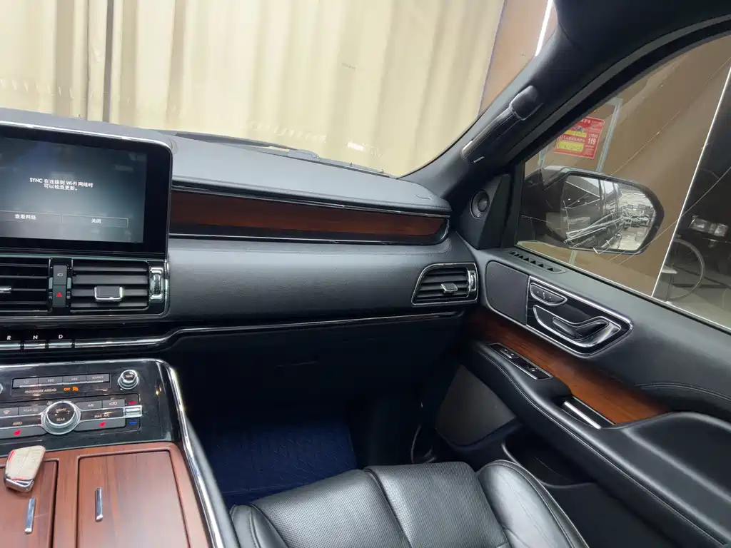 Navigator 3.5 T US Spec