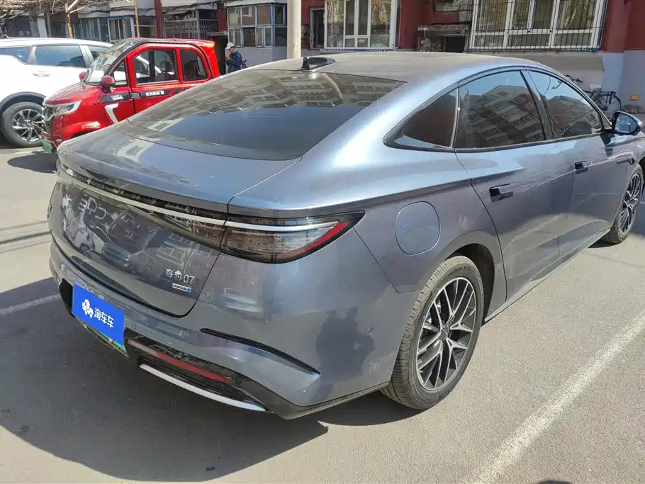 Seal 07 DM-i Smart Drive DM-i 1.5 L 125 km Luxury