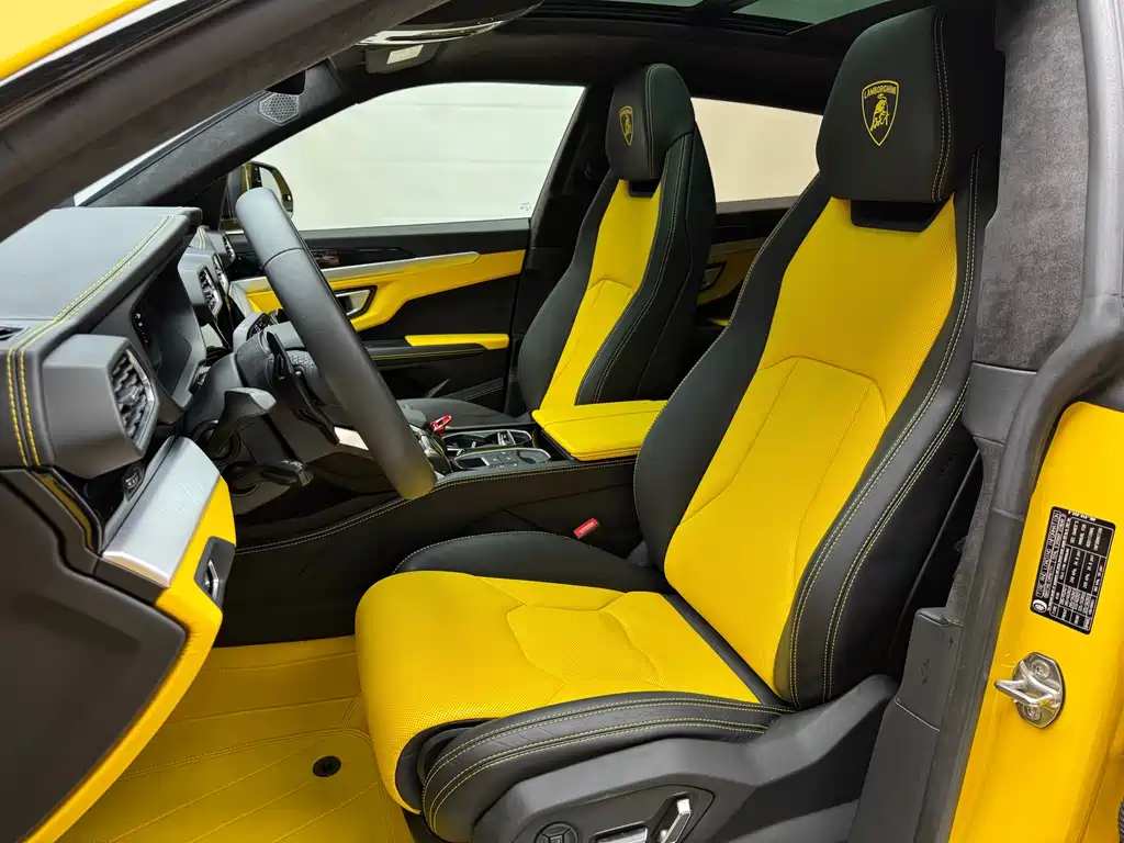Urus 4.0 T V8