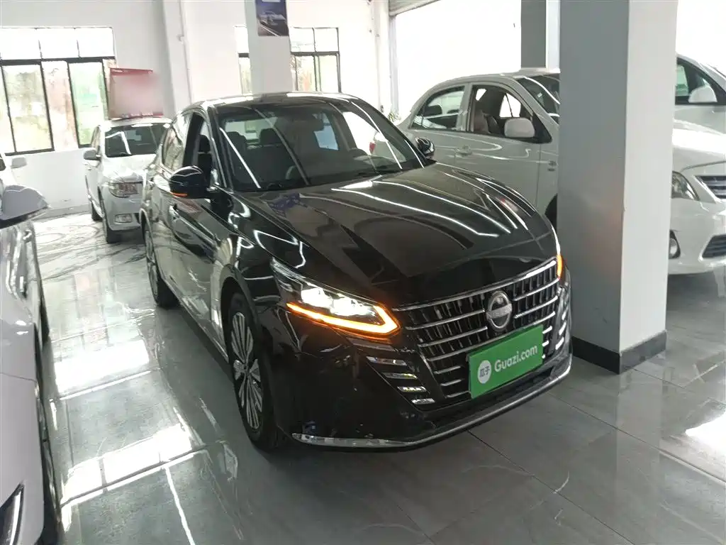 Teana 2.0 L XL-TLS Joy