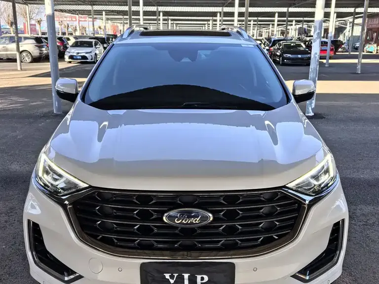 Ford Edge PLUS EcoBoost 245 2 WD Grand Sharp 7-seat