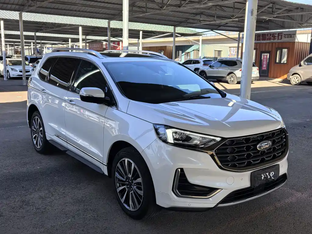 Edge PLUS EcoBoost 245 2 WD Grand Sharp 7-seat