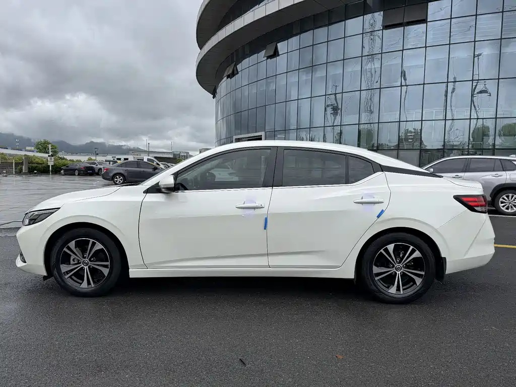 Sylphy 1.6 L XL CVT Joy
