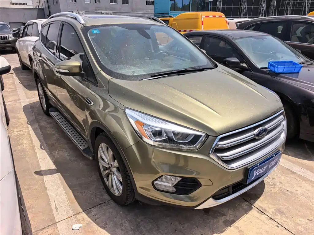 Kuga EcoBoost 180 2 WD Grand Wing