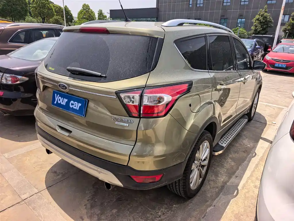 Kuga EcoBoost 180 2 WD Grand Wing