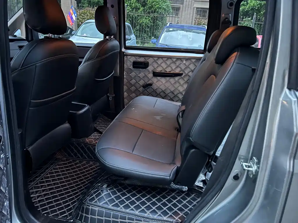 Wuling Hongguang PLUS 1.5 L Manual Standard 5-seat