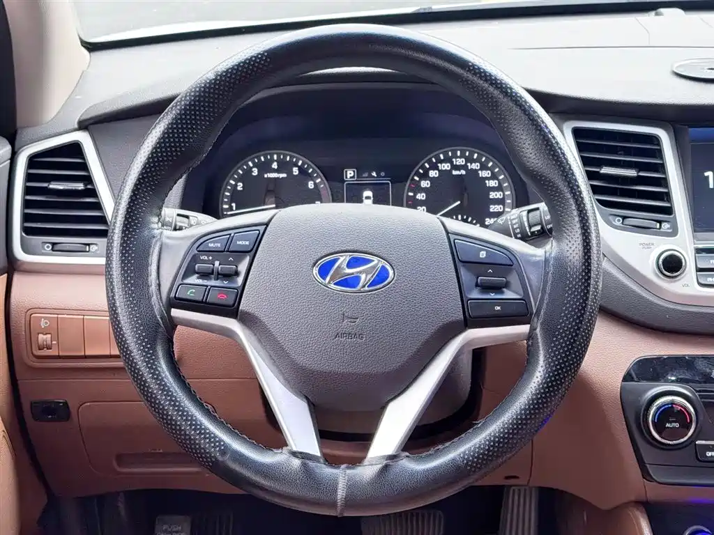 Tucson 1.6 T DCT 2 WD Intelligent