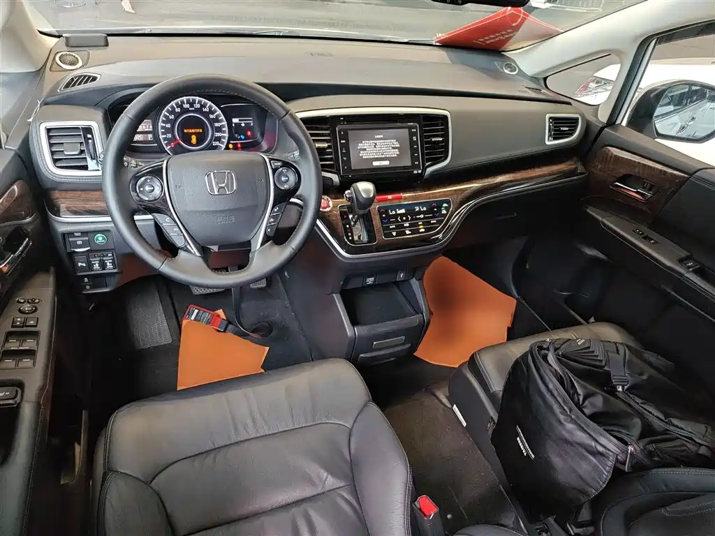 Odyssey Facelift 2.4 L Supreme