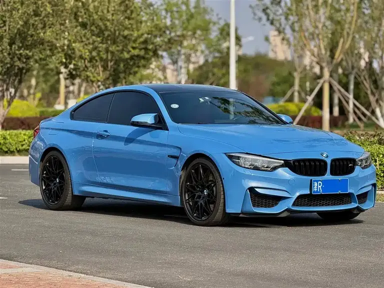 BMW M4 M4 2-door Coupe Racing