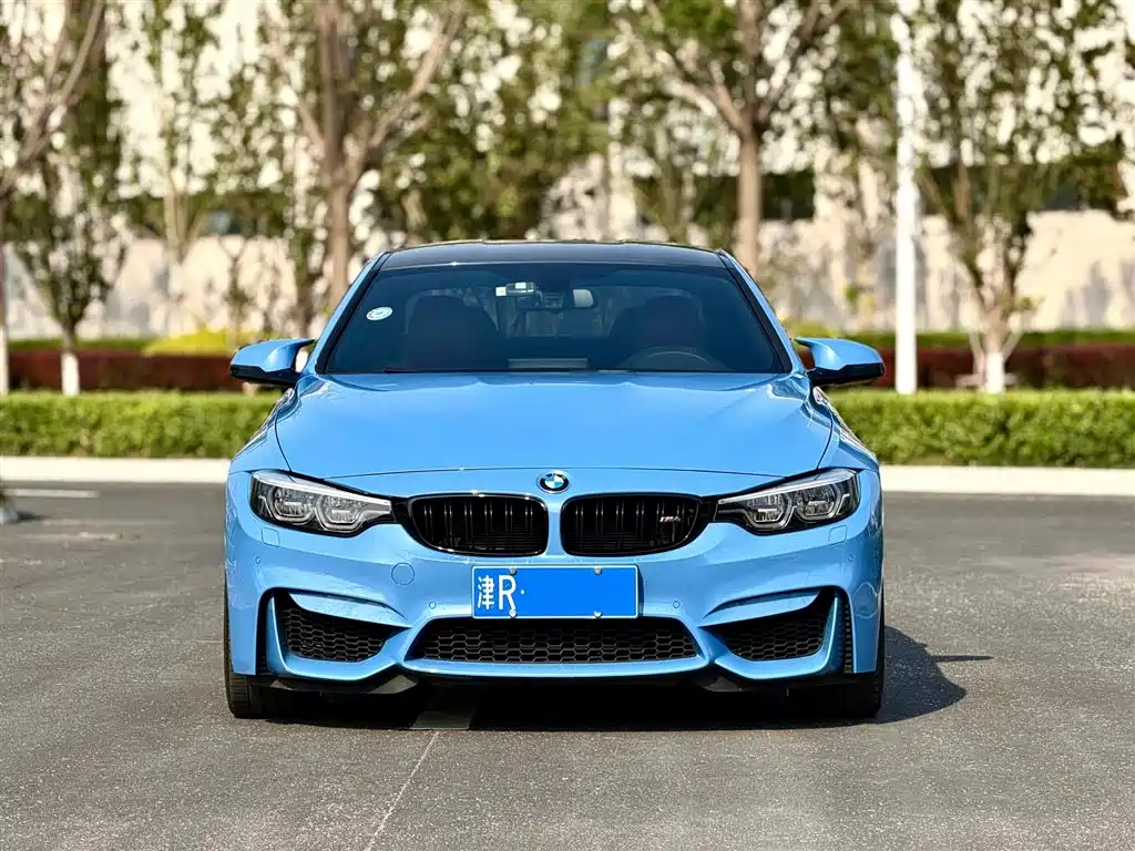 BMW M4 M4 2-door Coupe Racing