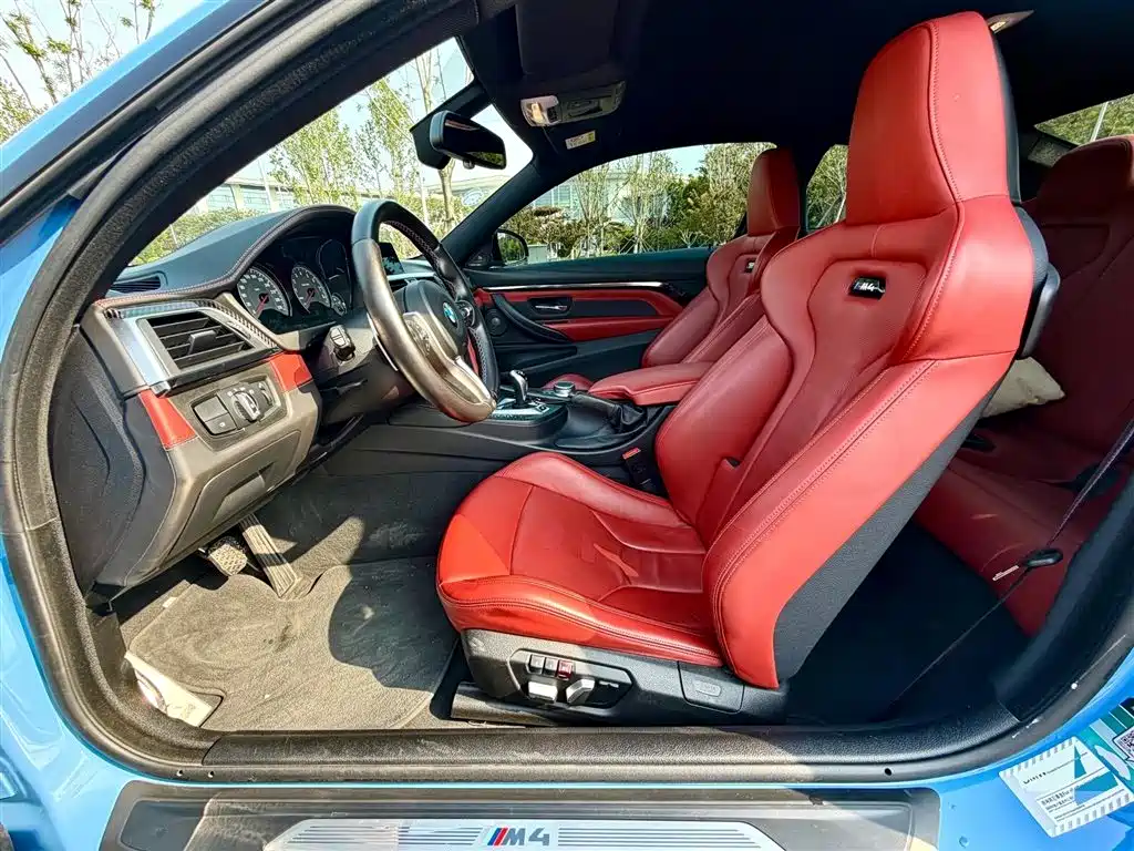 BMW M4 M4 2-door Coupe Racing