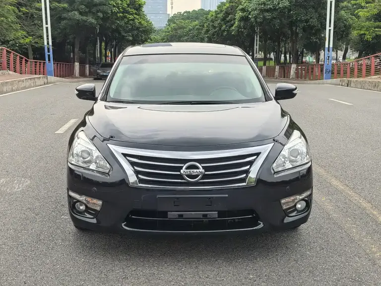 Nissan Teana 2.5 L XL Leading