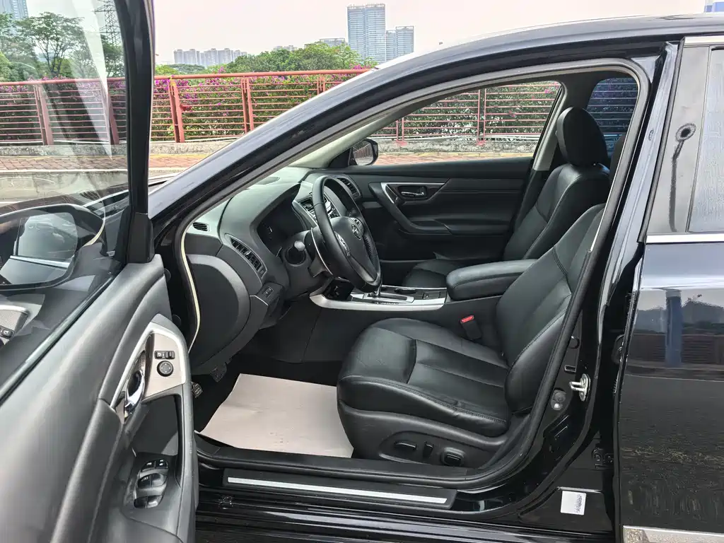 Teana 2.5 L XL Leading