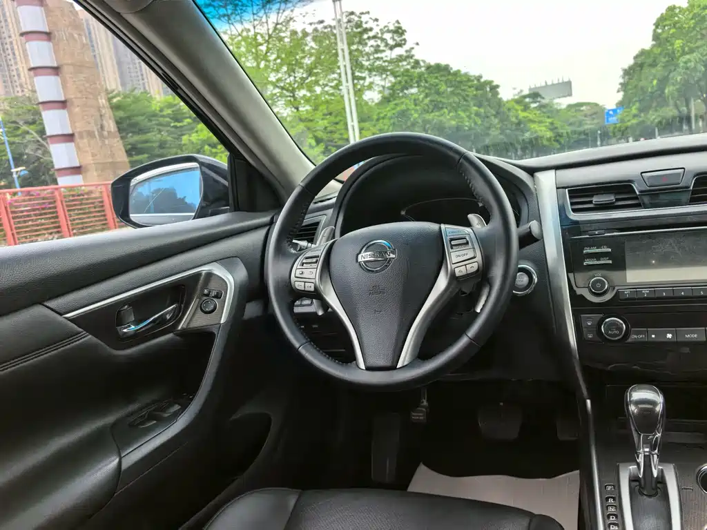 Teana 2.5 L XL Leading