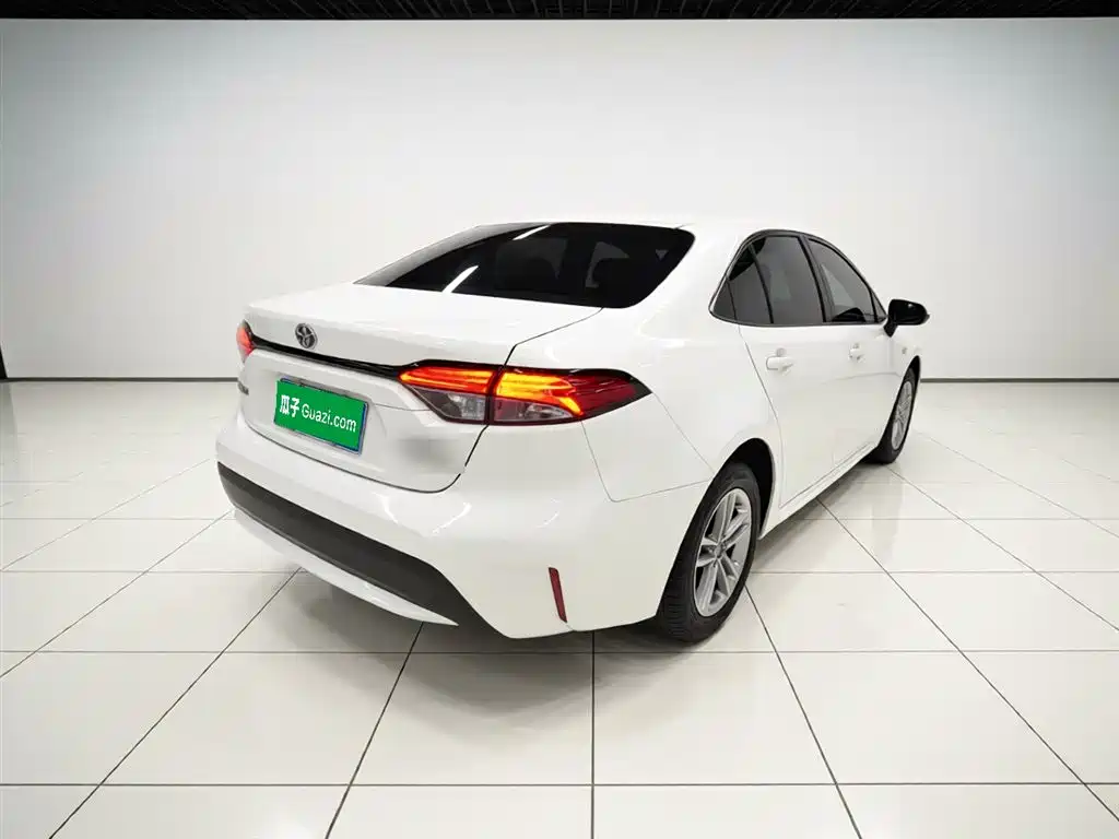 Levin Dual Engine 1.8 H E-CVT Luxury