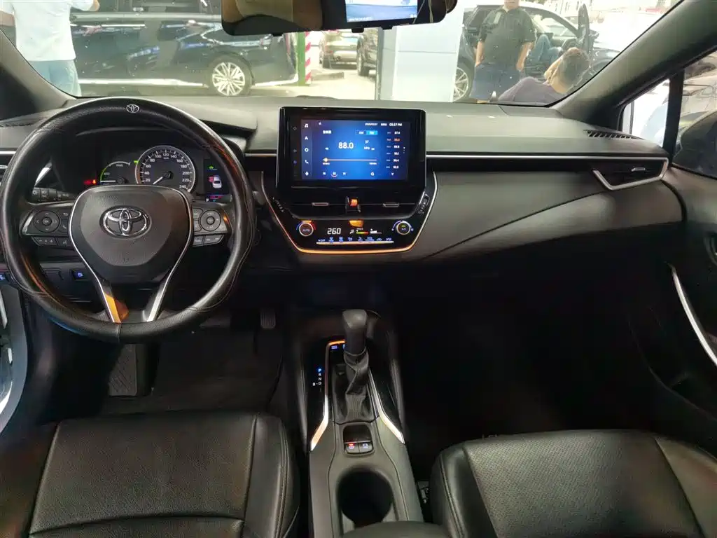 Levin Dual Engine 1.8 H E-CVT Luxury