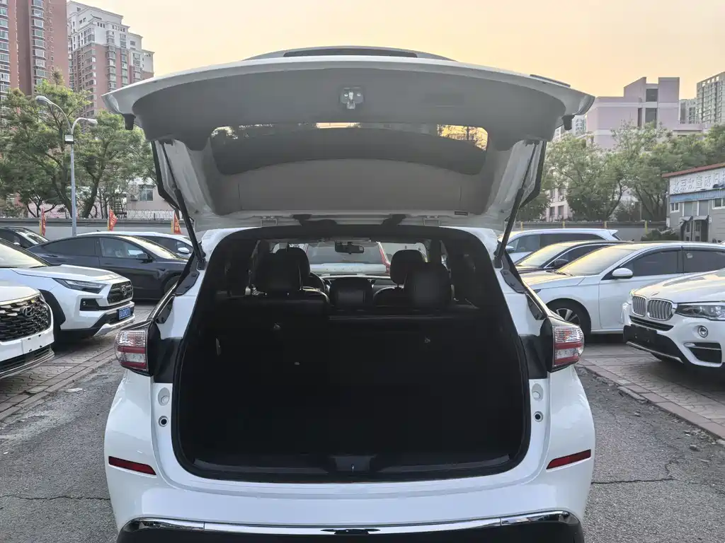 Murano 2.5 L XL 2 WD Connected Luxury