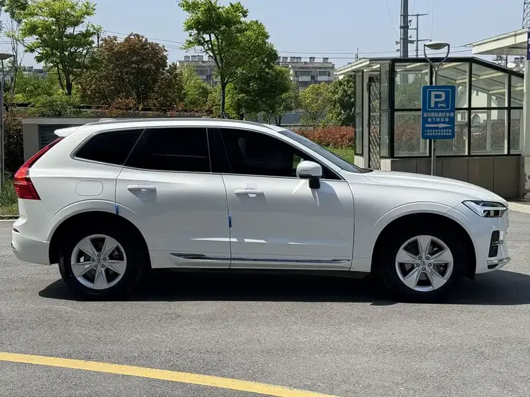 Volvo XC60 B5 4 WD Smart Ease Luxury