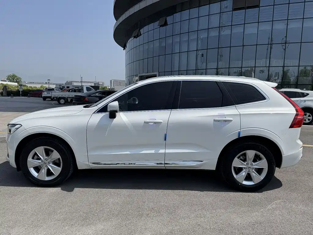 Volvo XC60 B5 4 WD Smart Ease Luxury