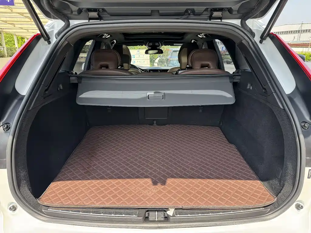 Volvo XC60 B5 4 WD Smart Ease Luxury