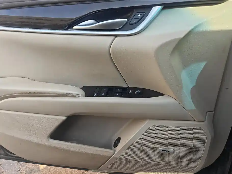 Cadillac XTS 28 T Tech