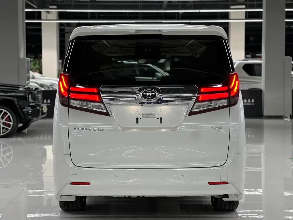 Alphard 3.5 L Luxury