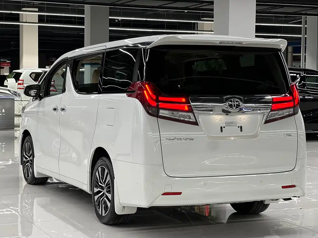 Alphard 3.5 L Luxury