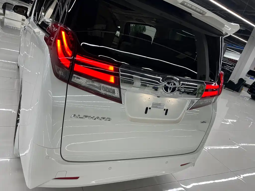 Alphard 3.5 L Luxury