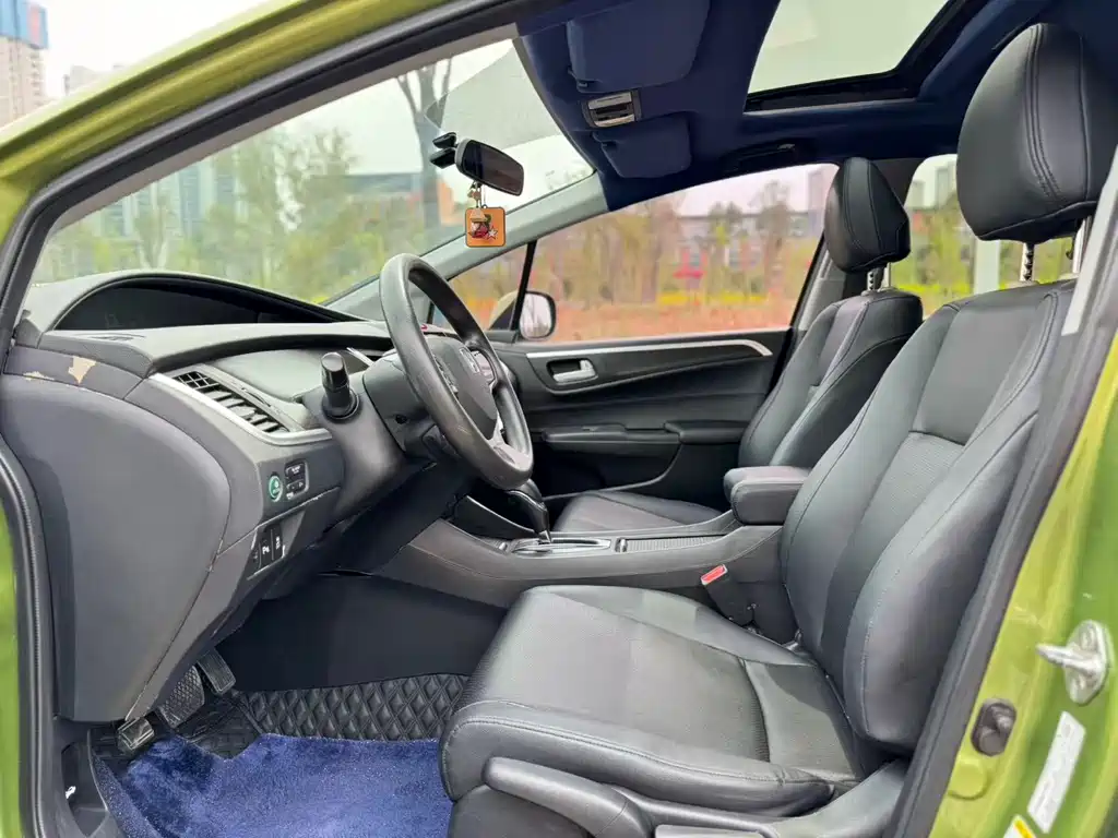 Jade 1.8 L Auto Comfort Elite 5-seat