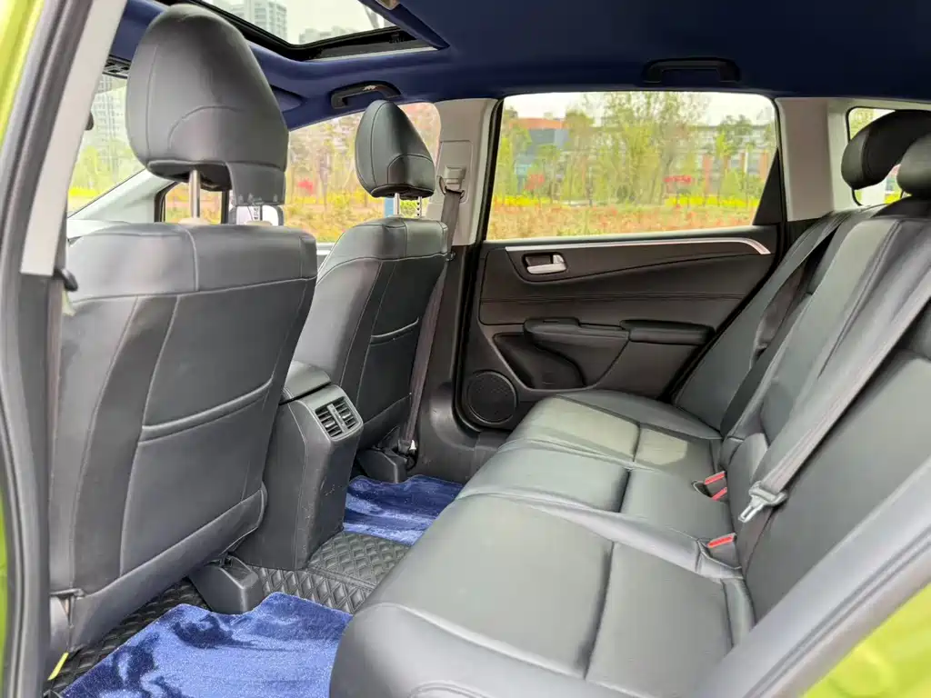 Jade 1.8 L Auto Comfort Elite 5-seat